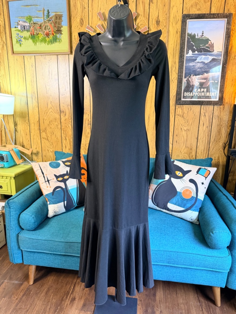 Dazy Goth Queen Ruffle V-Neck Maxi Dress with Flared Mermaid Hem - Picture 11 of 15
